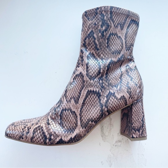 STEVE MADDEN Harli Snakeskin Faux Leather Block Heel Ankle Boots NEW 90’s - Picture 6 of 10